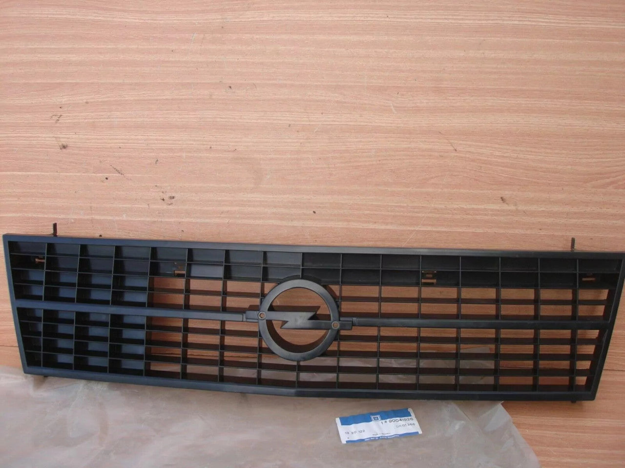 Grille Front fits Opel Kadett D 90041926 Genuine View Front