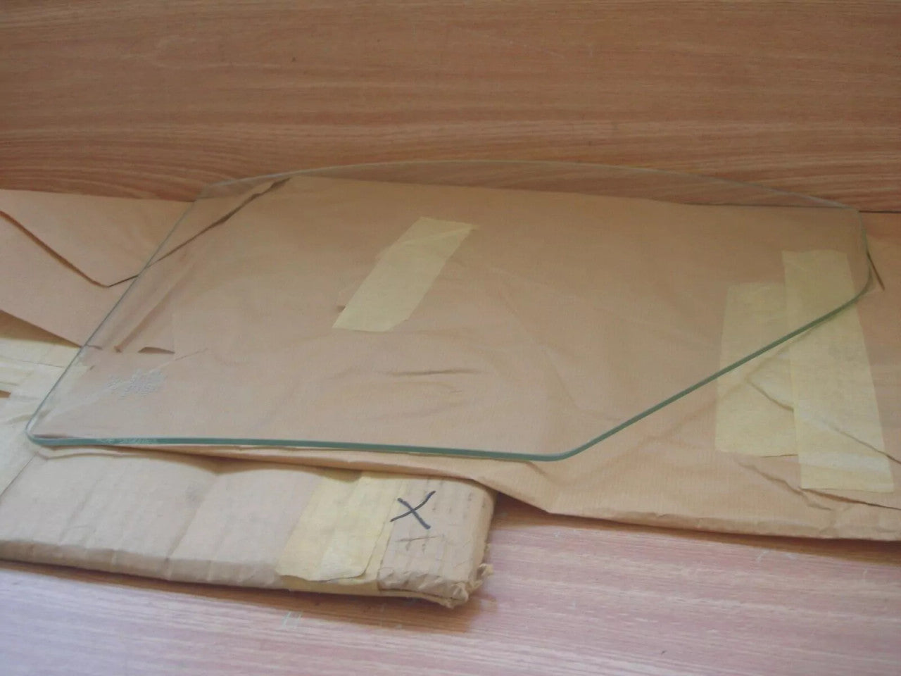 Window Rear Door Left Fixed Station Wagon fits Opel Rekord E 90044715 Genuine View Right