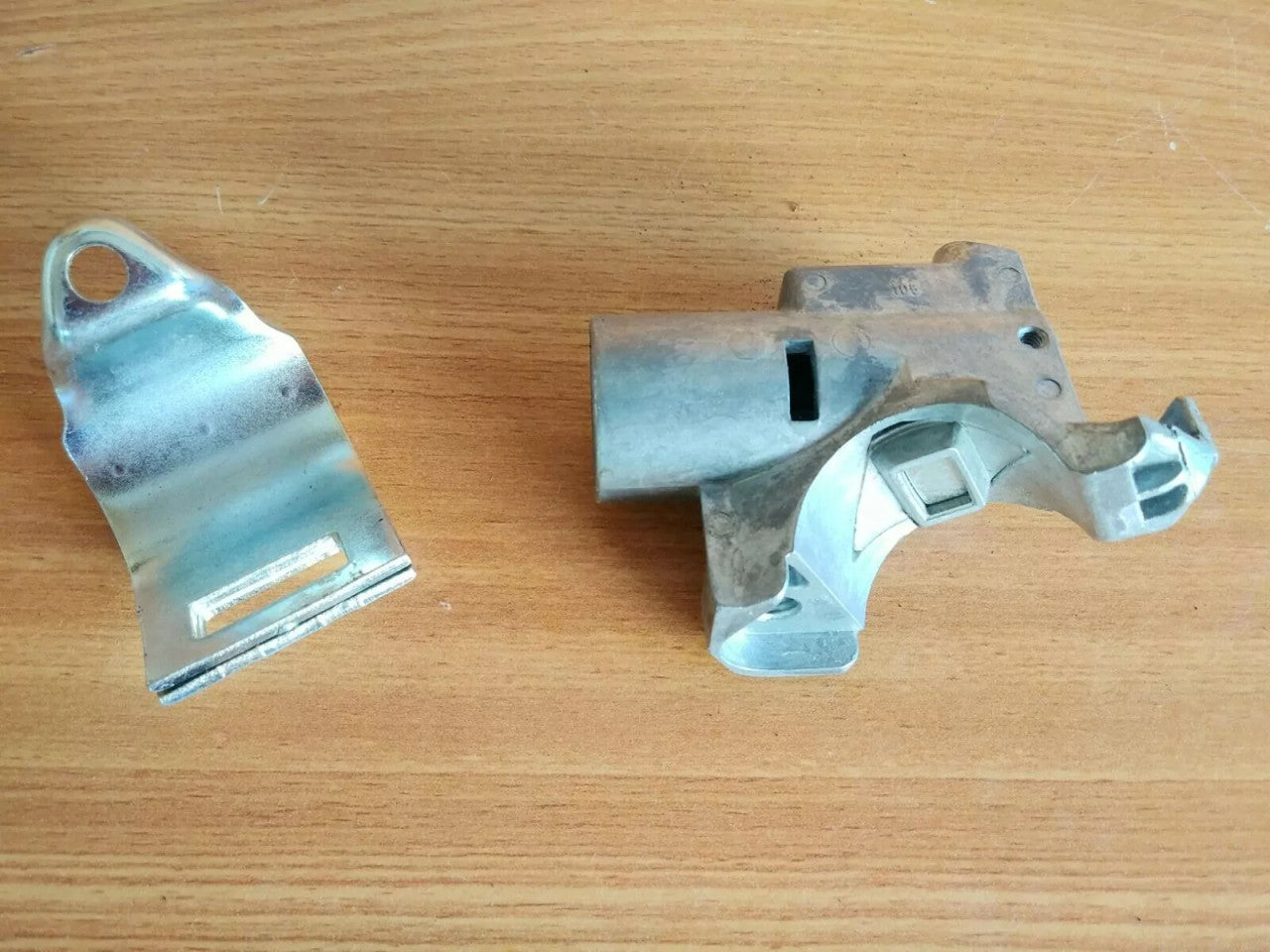 Steering Column Lock fits Opel Vauxhall Rekord E Monza Senator A Genuine 90044951 View Rear