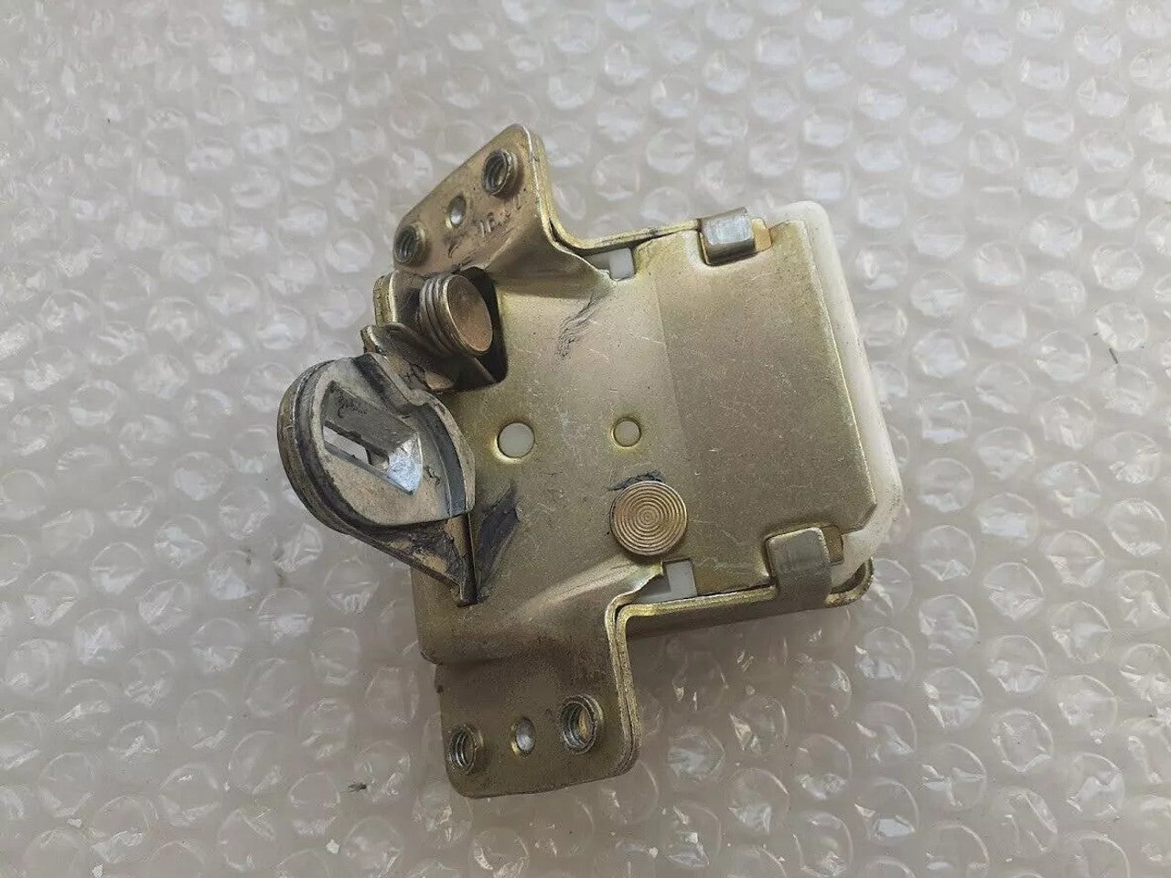 Tailgate Lock fits Opel Kadett D 90068187 Genuine View Rear