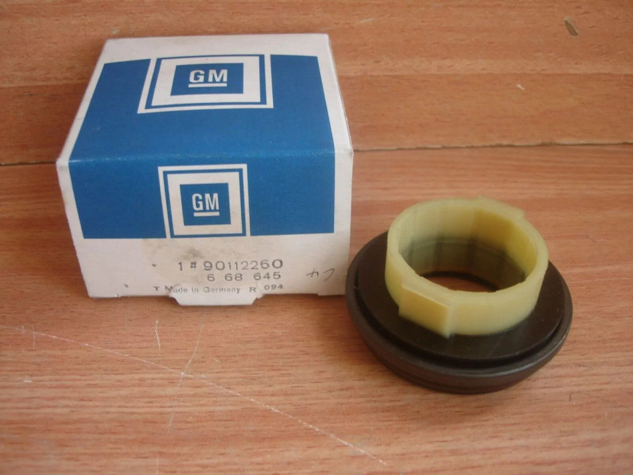 Clutch Release Bearing fits Opel Ascona C Vauxhall Cavalier 90112260 Genuine View Front