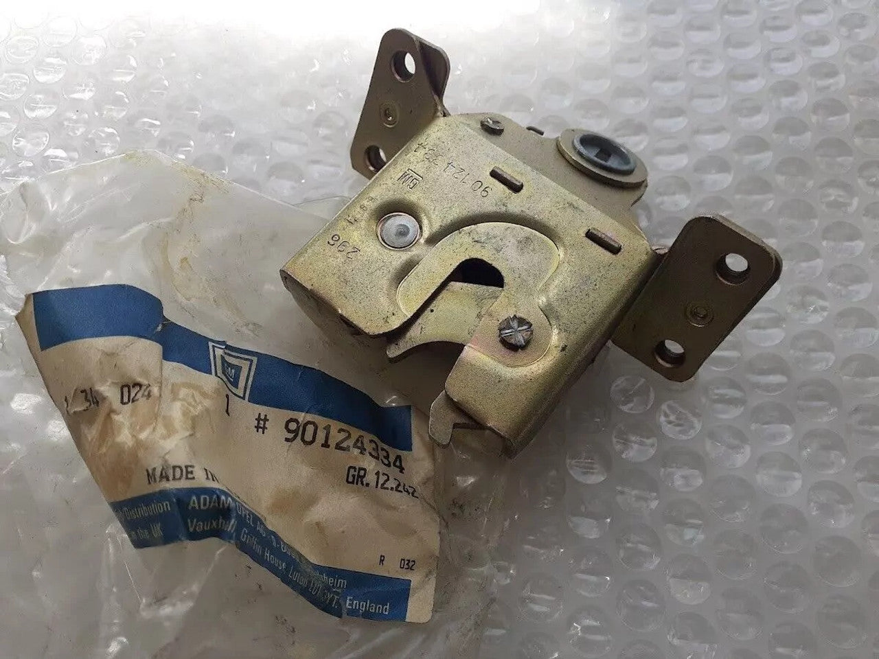 Trunk Lock fits Opel Ascona C Vauxhall Cavalier MK2 90124334 Genuine View Front