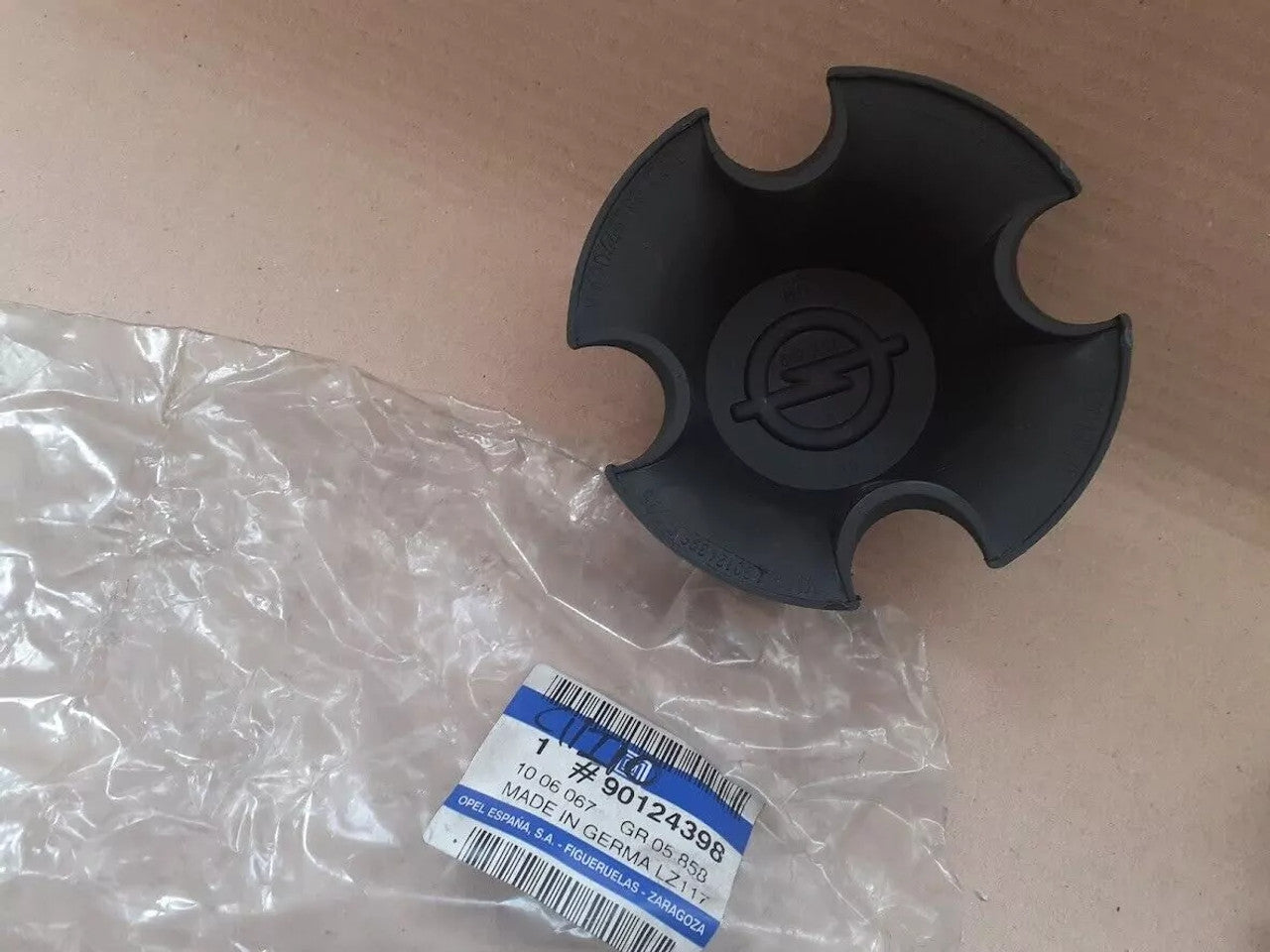 1x Wheel Centre Cap fits Opel Ascona C Corsa A 90124398 Genuine View Rear