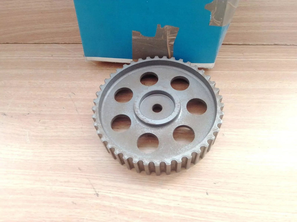 Camshaft Sprocket fits Opel Ascona C Vauxhall Cavalier Diesel 16D 16DA 17D 90136115 View Right