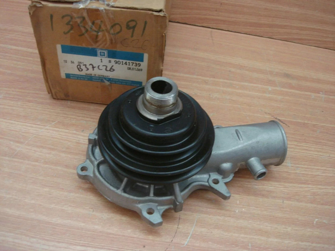 Water Pump fits Opel Rekord E Diesel 90141739 Genuine View Front