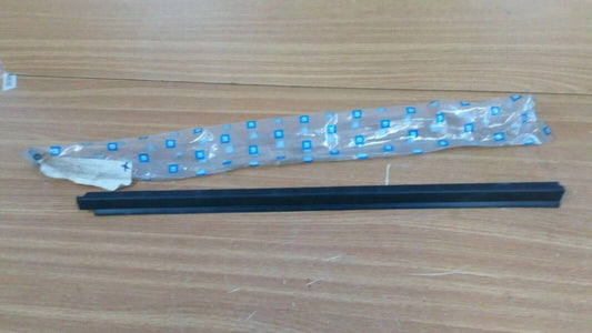 Window Weatherstrip Inner Right Rear fits Opel Corsa A Vauxhall Nova 90143154 View Front