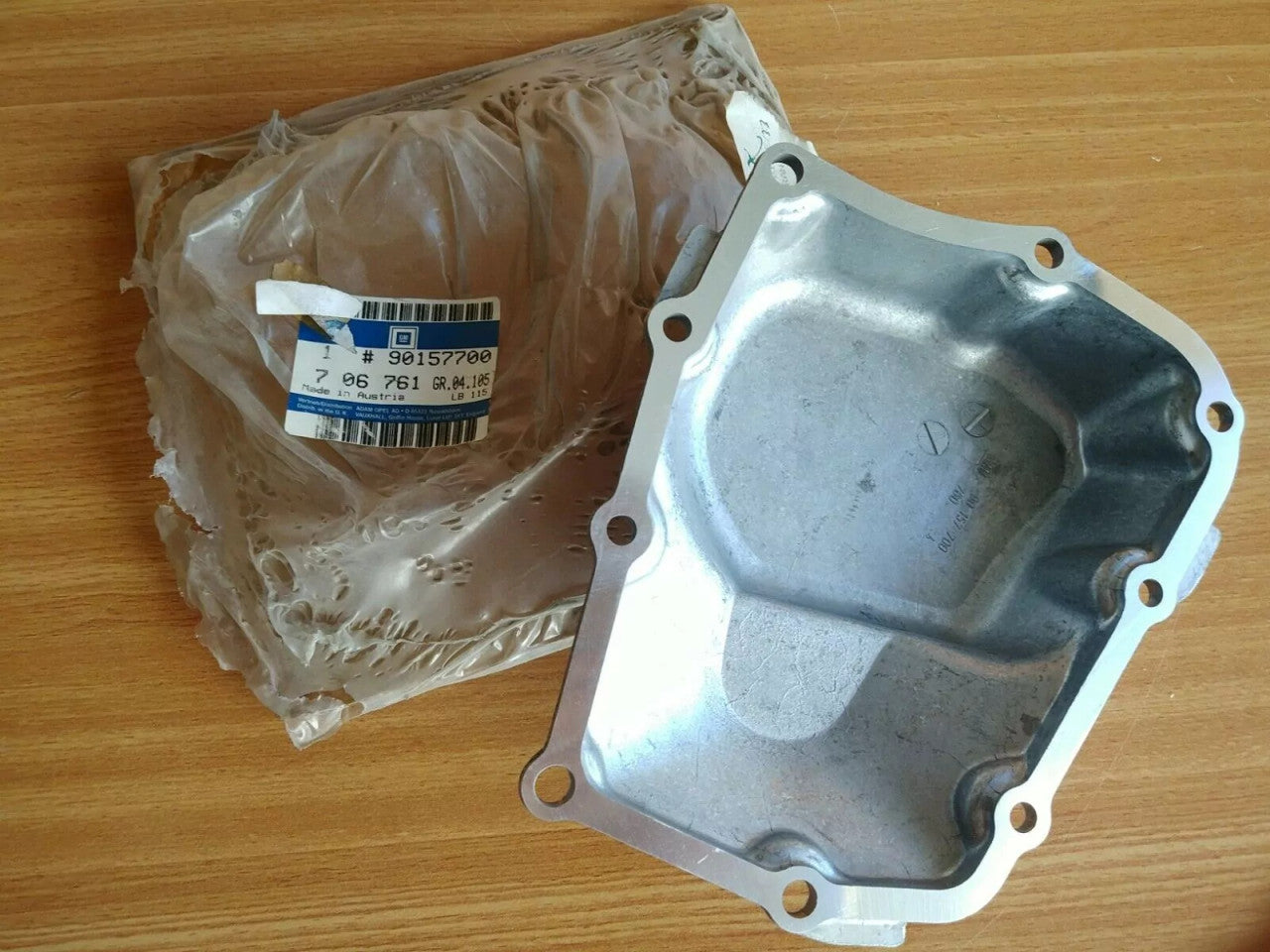 Transmission Case Cover fits Opel Corsa A B Kadett Vauxhall Nova 13N 16SV C16NZ 90157700 View Front