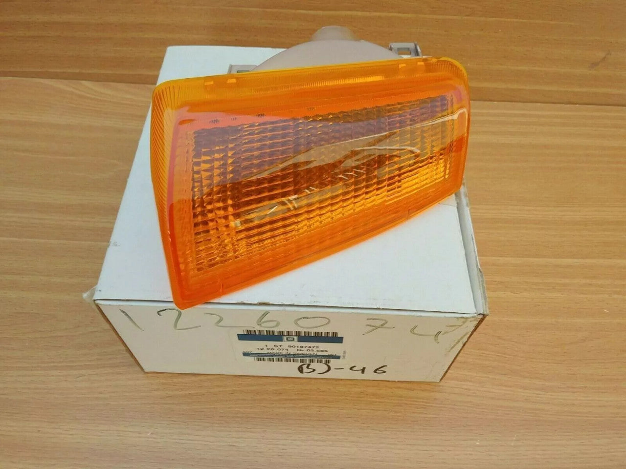 Indicator Turn Signal Lamp Front Right fits Opel Rekord E 90187472 Genuine View Front