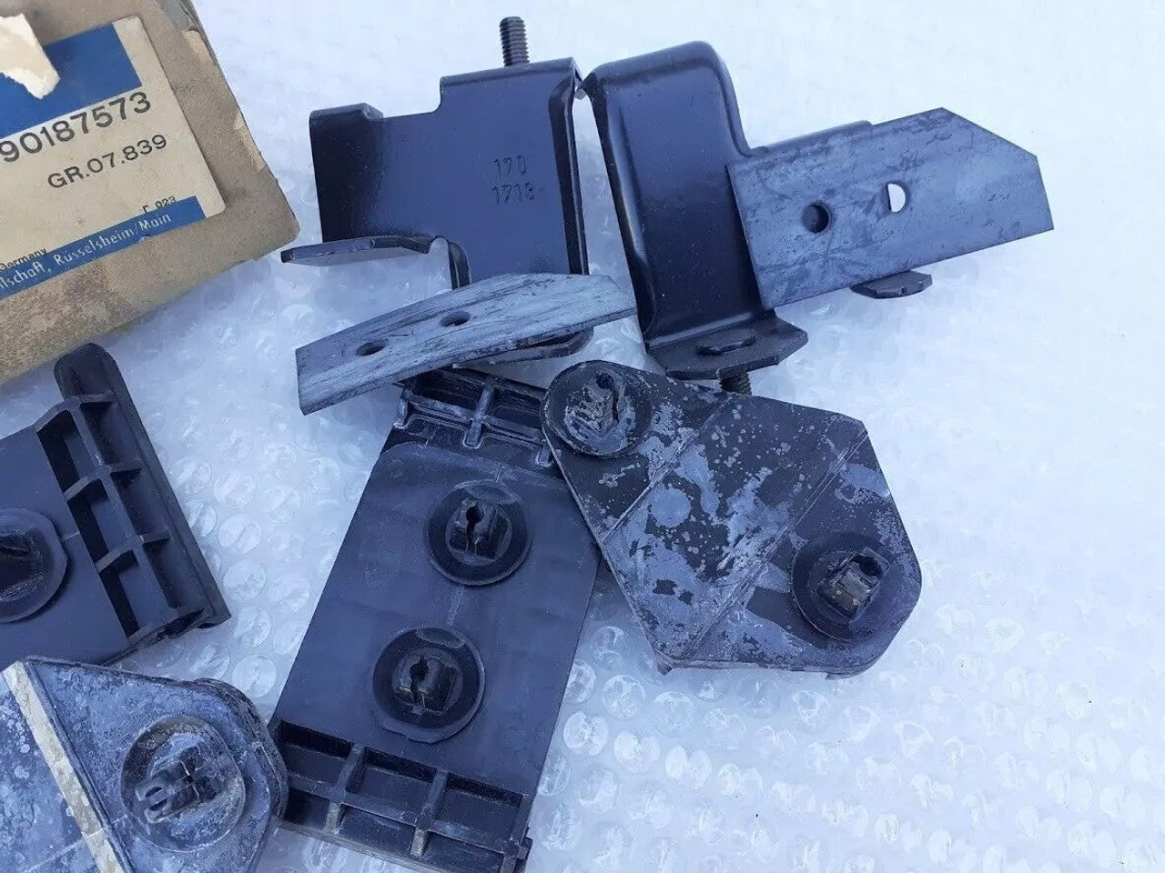 Rear Bumper Bracket Kit fits Opel Rekord E 90187573 Genuine View Right