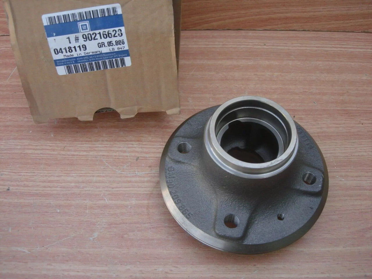 Wheel Hub Rear fits Opel Ascona C Vectra A Vauxhall Cavalier 90216628 Genuine View Front