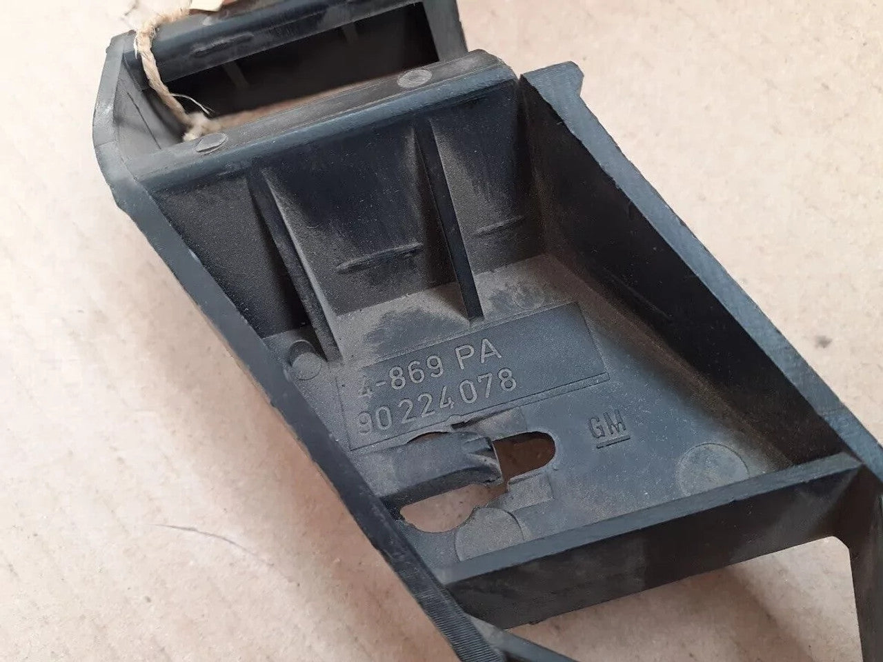 Rear Bumper Bracket Slider Left fits Opel Omega A Vauxhall Carlton GSi 3000 90224078 View Right