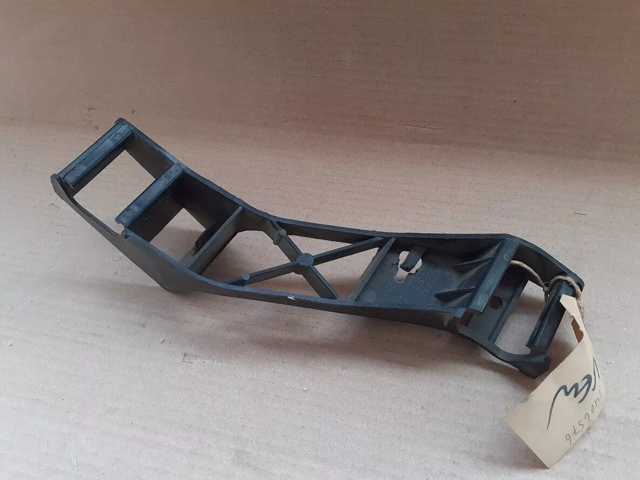 Rear Bumper Bracket Slider Left fits Opel Omega A Vauxhall Carlton GSi 3000 90224078 View Left