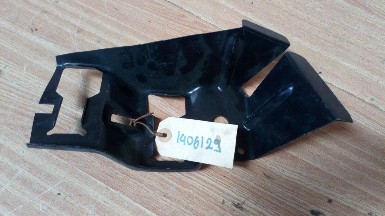 Bracket Front Panel Right fits Opel Calibra Vectra A Vauxhall Cavalier 90228838 View Rear