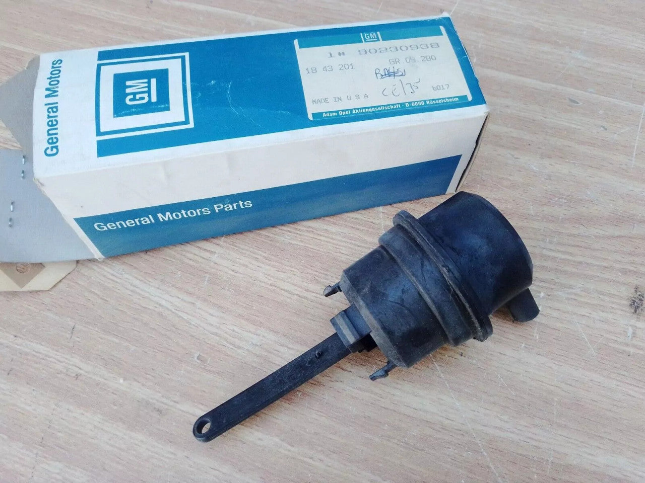 Heater Box Vacuum fits Opel Omega A Senator B Vauxhall Carlton 90230938 View Rear