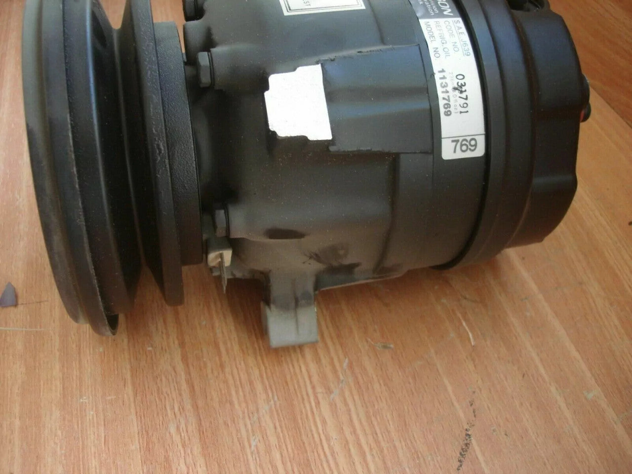 Air Condition Compressor fits Opel Senator B Omega A Vauxhall Carlton Genuine 90233023 View Left