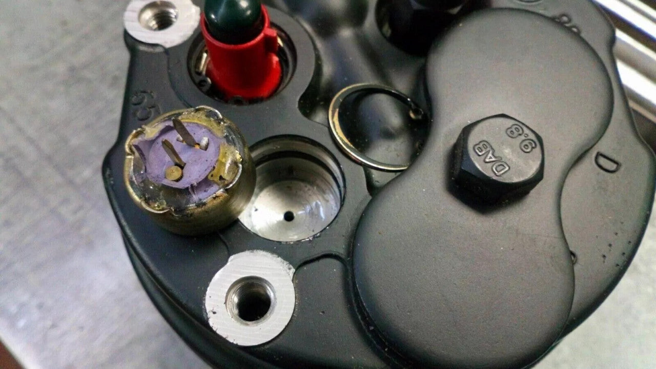 Air Condition Compressor fits Opel Senator B Omega A Vauxhall Carlton Genuine 90233023 View Close Up Rear