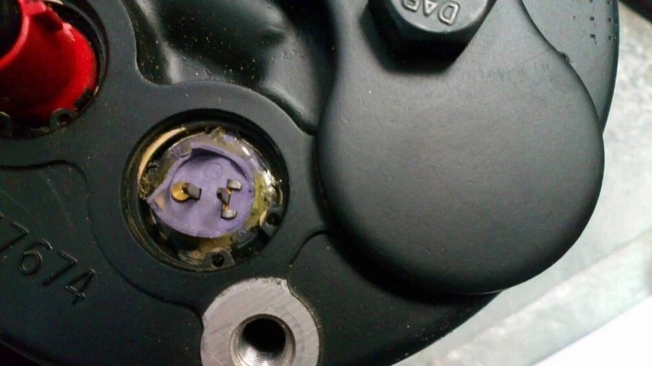 Air Condition Compressor fits Opel Senator B Omega A Vauxhall Carlton Genuine 90233023 View Close Up Right