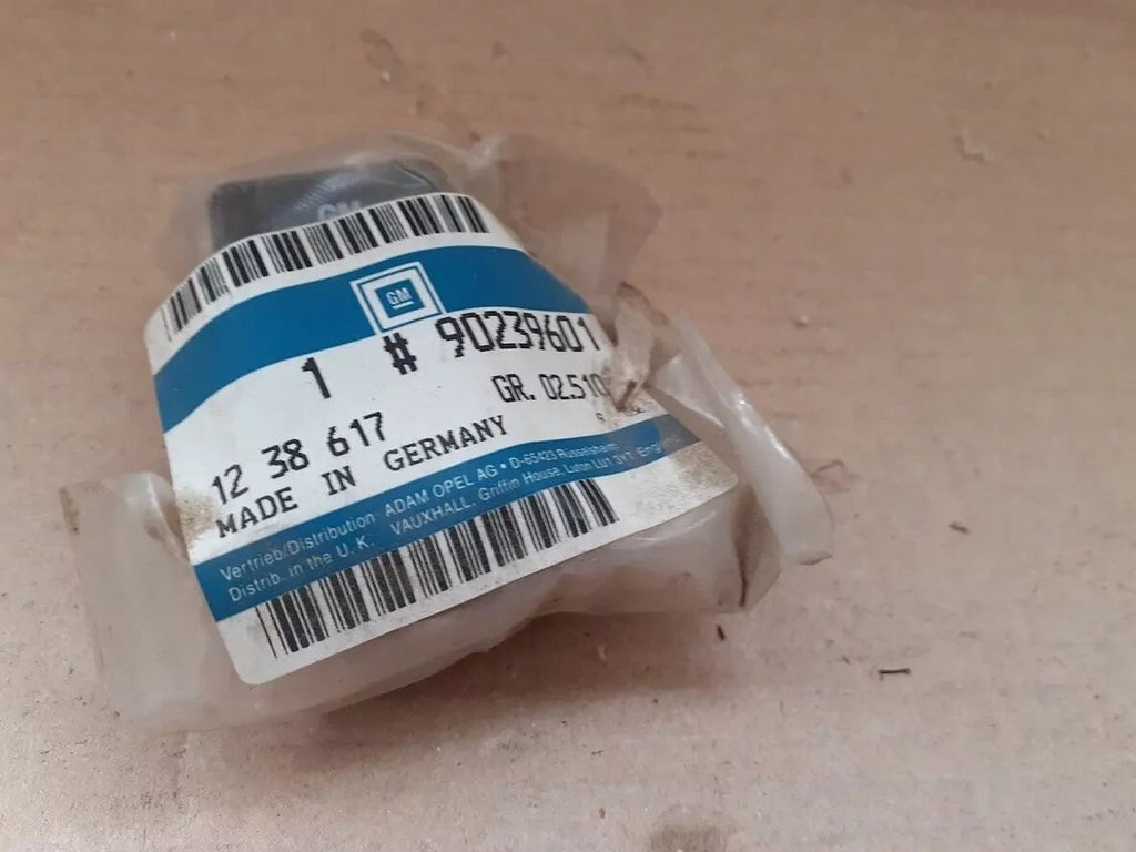 Relay fits Opel Frontera A Omega A Vauxhall Carlton 90239601 Genuine View Left