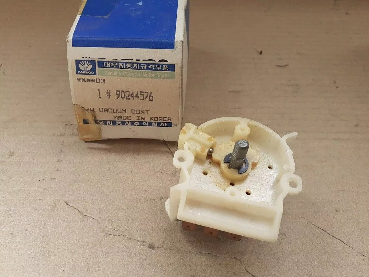 Switch Vacuum A/C Control fits Daewoo Racer Pontiac LeMans 90244576 View Front