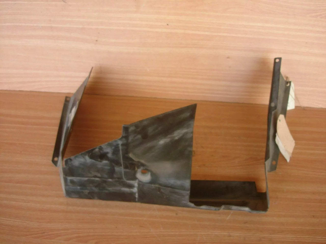 Air Guide fits Opel Omega A Vauxhall Carlton 90246581 Genuine View Front