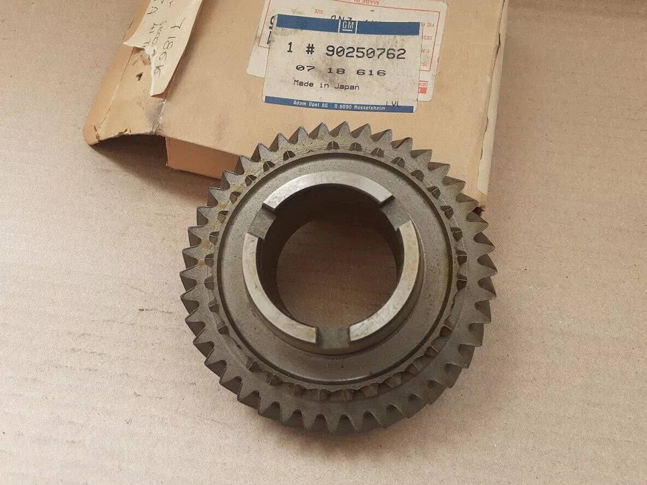 Transmission Gear F20 fits Opel Vauxhall Vectra A Calibra Astra F Kadett E 90250762 View Front