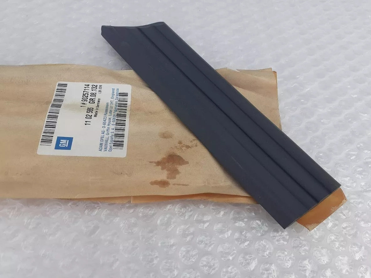 Molding Front Fender Right fits Opel Kadett E Vauxhall Astra 90257114 Genuine View Front