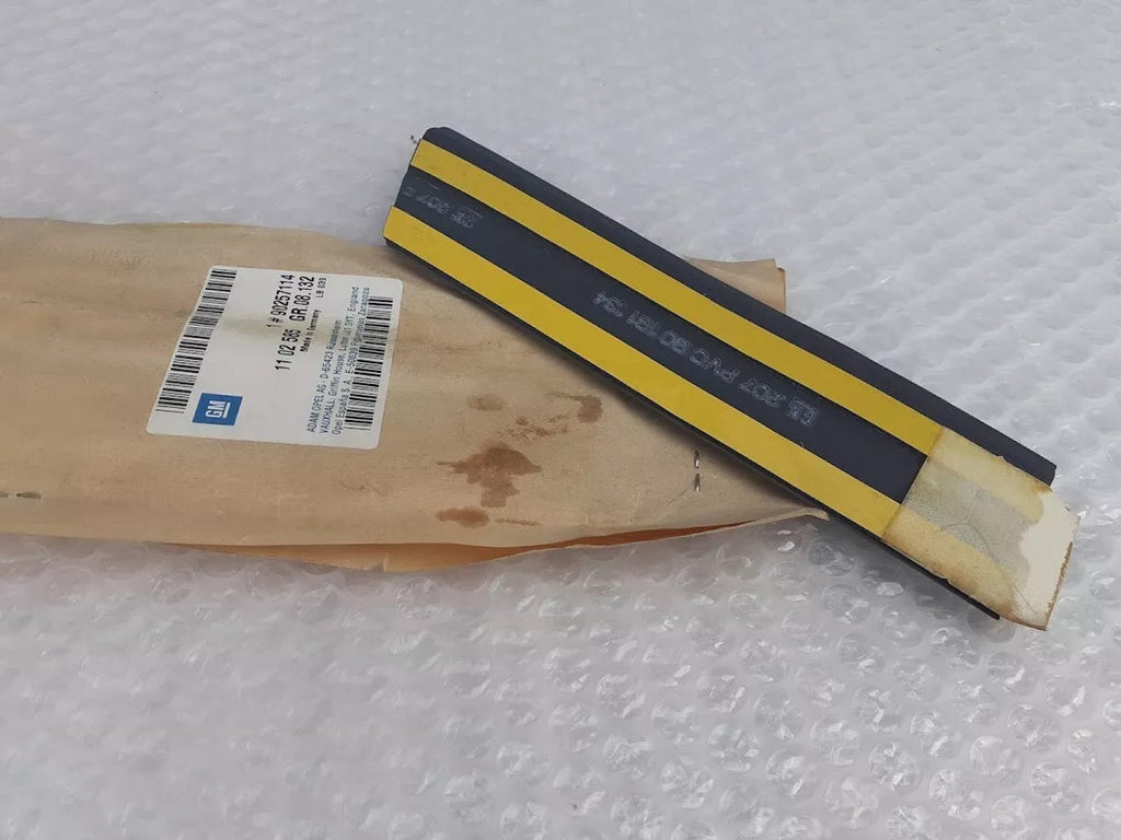 Molding Front Fender Right fits Opel Kadett E Vauxhall Astra 90257114 Genuine View Rear