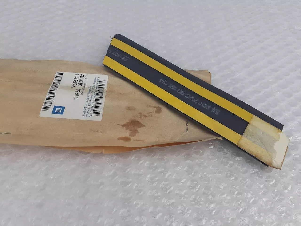 Molding Front Fender Right fits Opel Kadett E Vauxhall Astra 90257114 Genuine View Rear