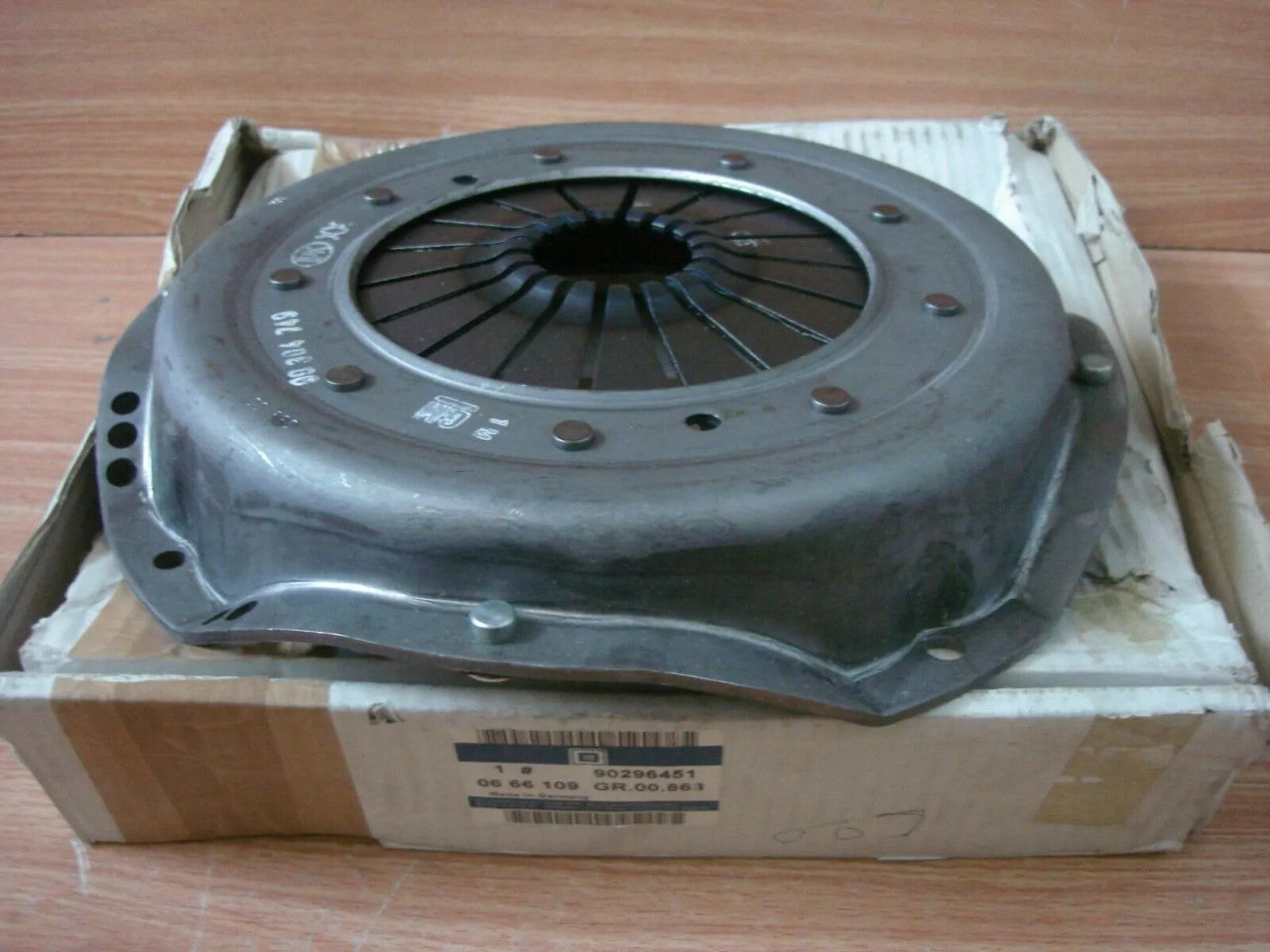Pressure Plate fits Opel Omega A Vauxhall Carlton 90296451 Diesel Genuine View Front
