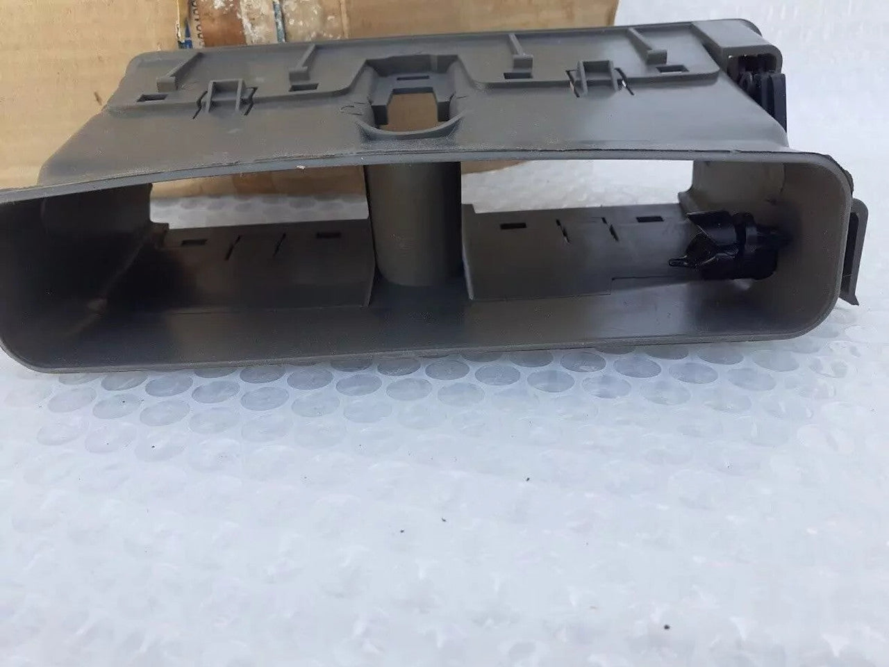 Air Vent Housing Centre RHD fits Opel Vectra A Vauxhall Cavalier 90318639 View Close Up Left