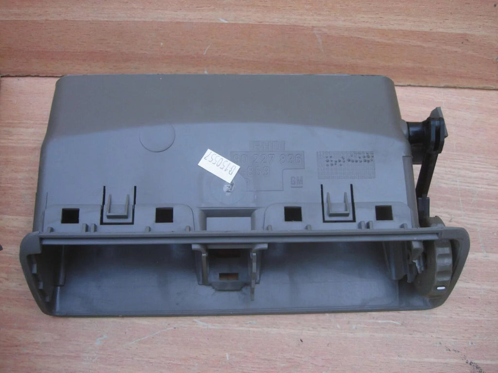 Air Vent Housing Centre RHD fits Opel Vectra A Vauxhall Cavalier 90318639 View Right