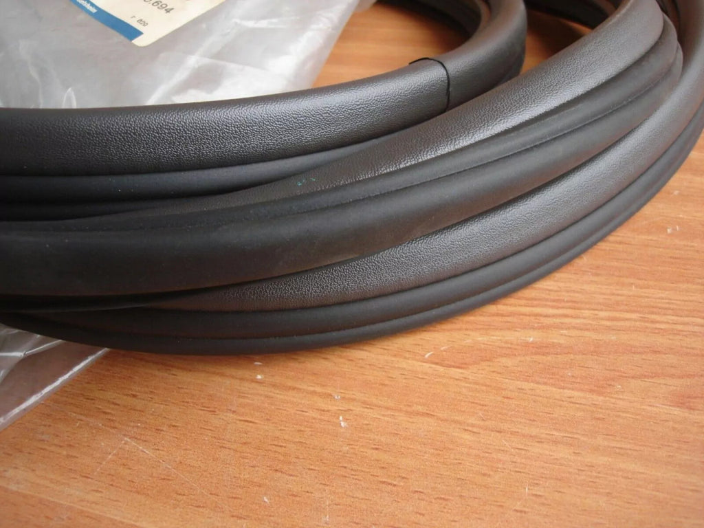 Door Seal Weather Strip Rear fits Opel Omega A Senator B Vauxhall Carlton 90319720 View Rear