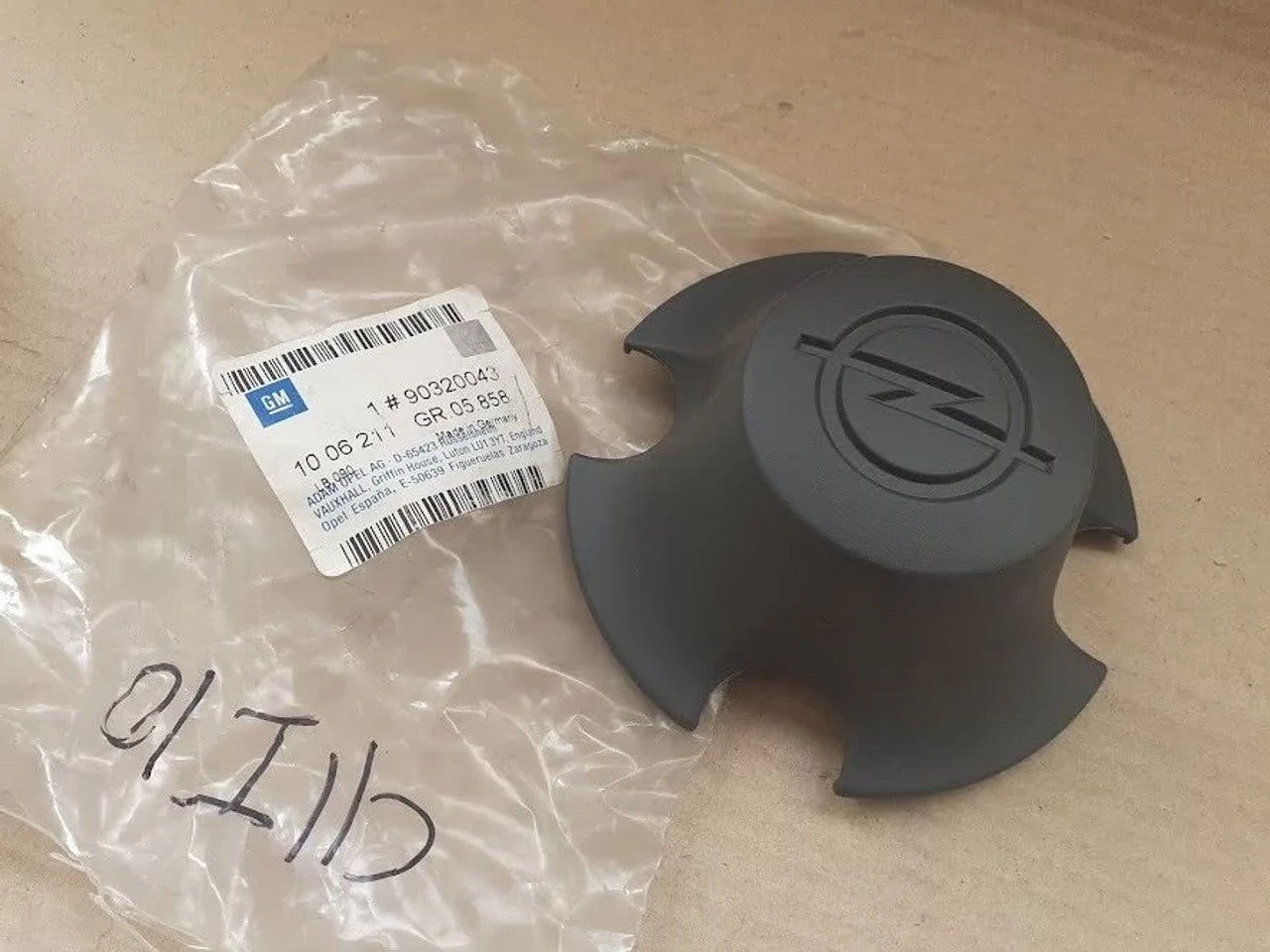 Wheel Centre Cap fits Opel Corsa A Corsa B Combo 90320043 Genuine View Front