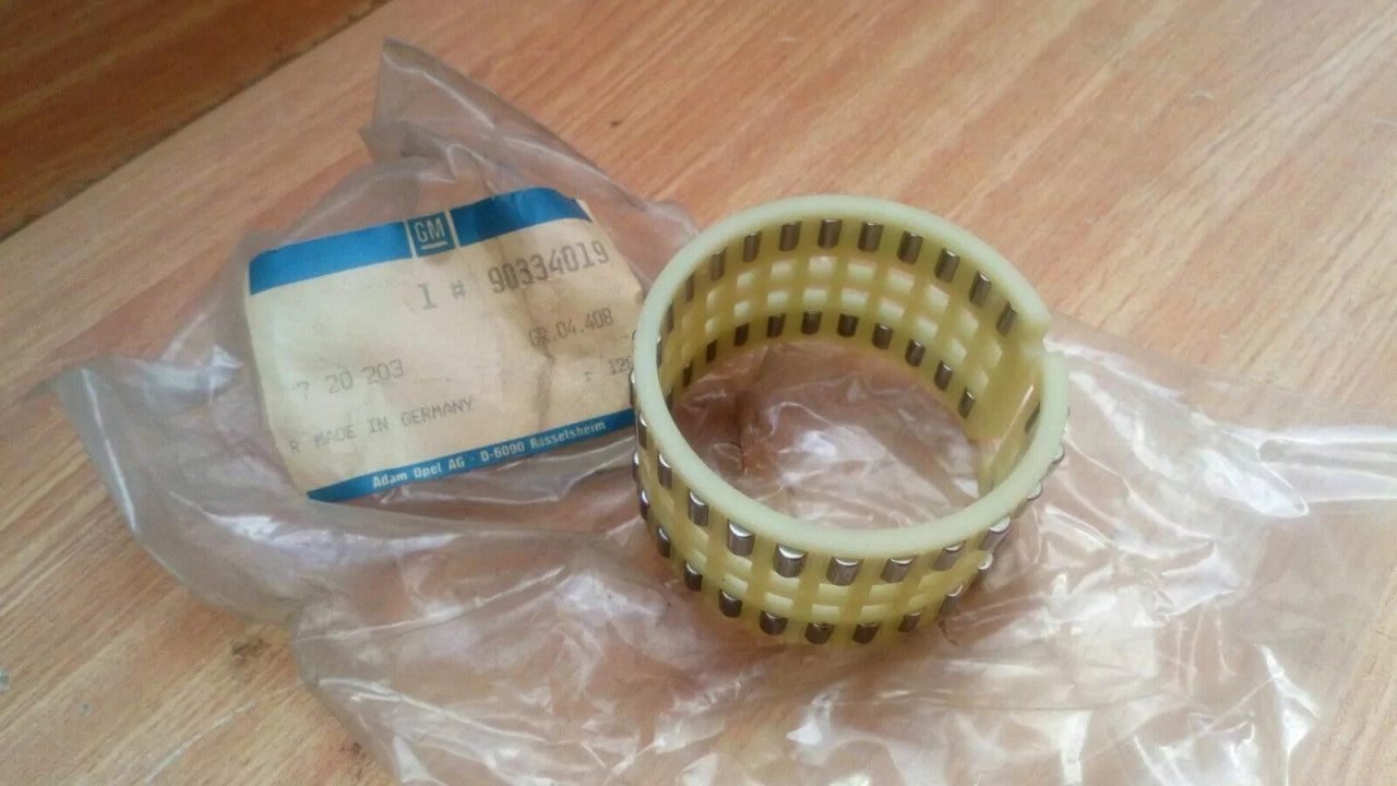 Bearing Needle Reverse M/T fits Opel Omega A B Senator B Vauxhall Carlton 90334019 View Rear