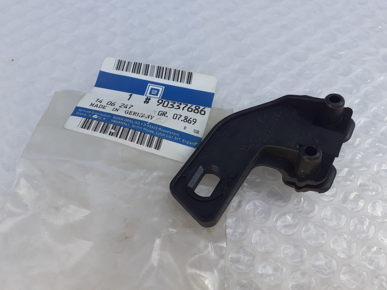 Rear Bumper Bracket Right fits Opel Omega A 90337686 Genuine View Front