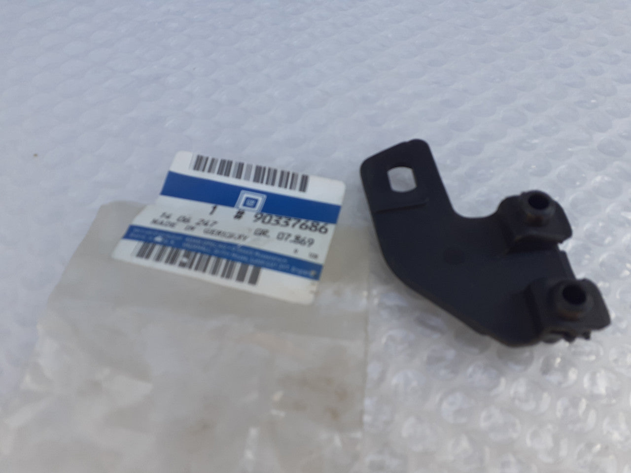 Rear Bumper Bracket Right fits Opel Omega A 90337686 Genuine View Rear