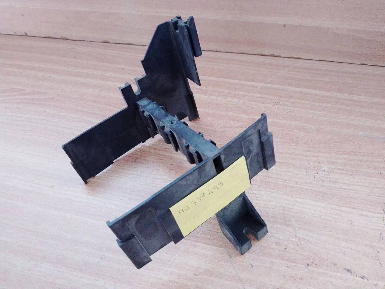 Air Condition Relay Bracket fits Opel Omega A Senator B Vauxhall Carlton Genuine 90339498 View Front