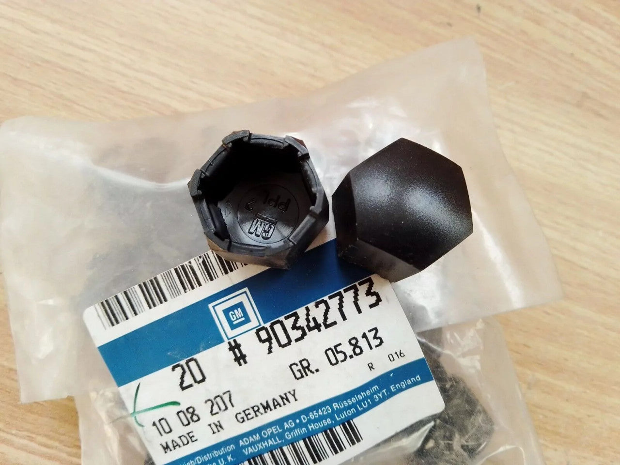 8x Steel Wheel Nut Covers Black fits Opel Corsa A Vauxhall Nova Kadett E Genuine 90342773 View Rear