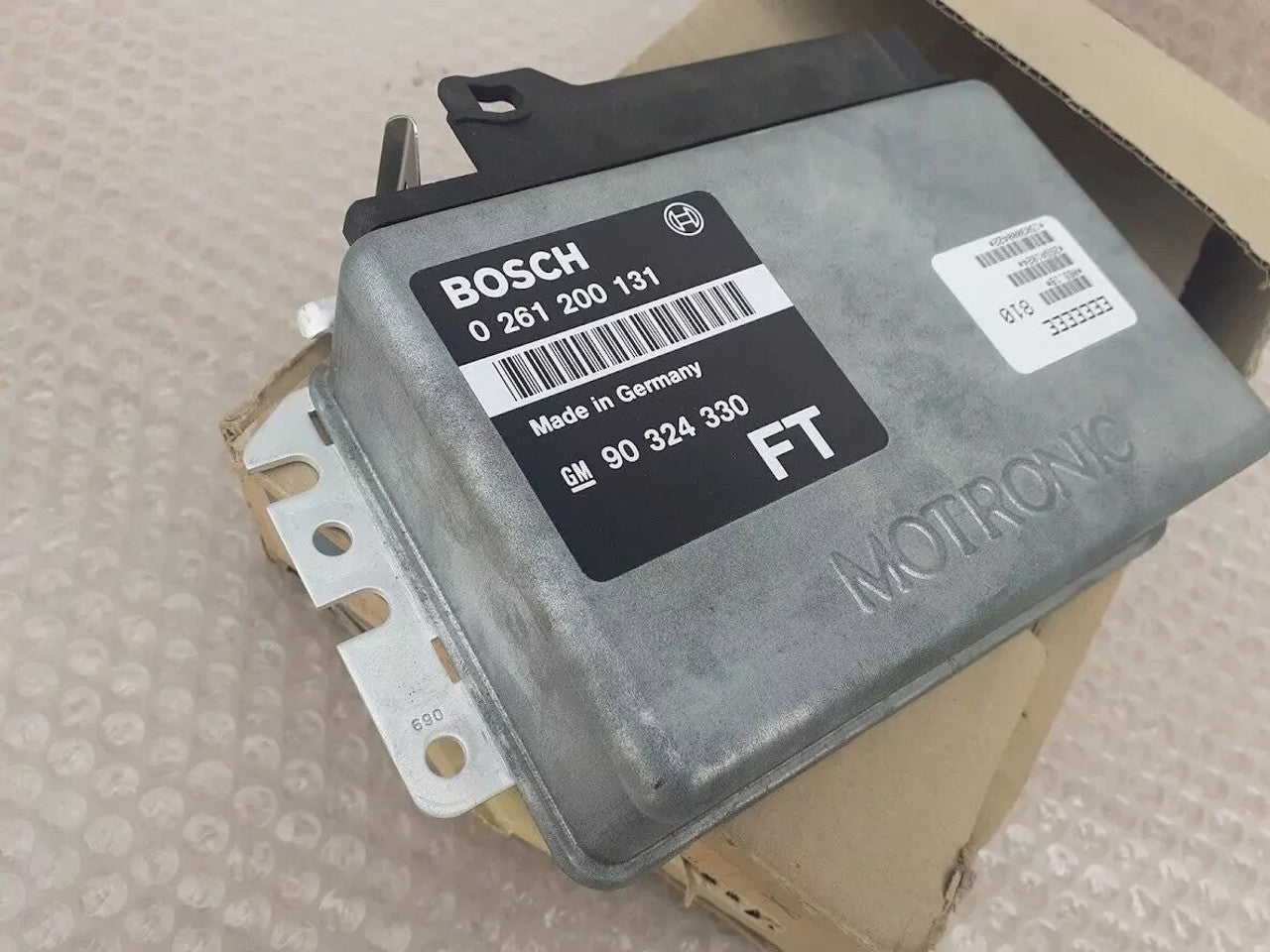 Engine Control Unit FT fits Opel Vectra A Vauxhall Cavalier MK3 90348260 Genuine View Rear