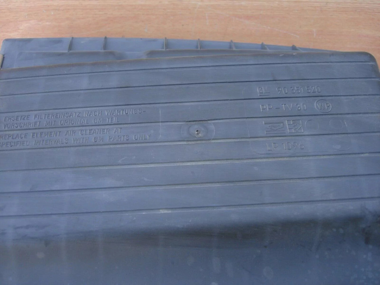 Air Filter Box fits Opel Vauxhall Astra F 90351520 Genuine View Right