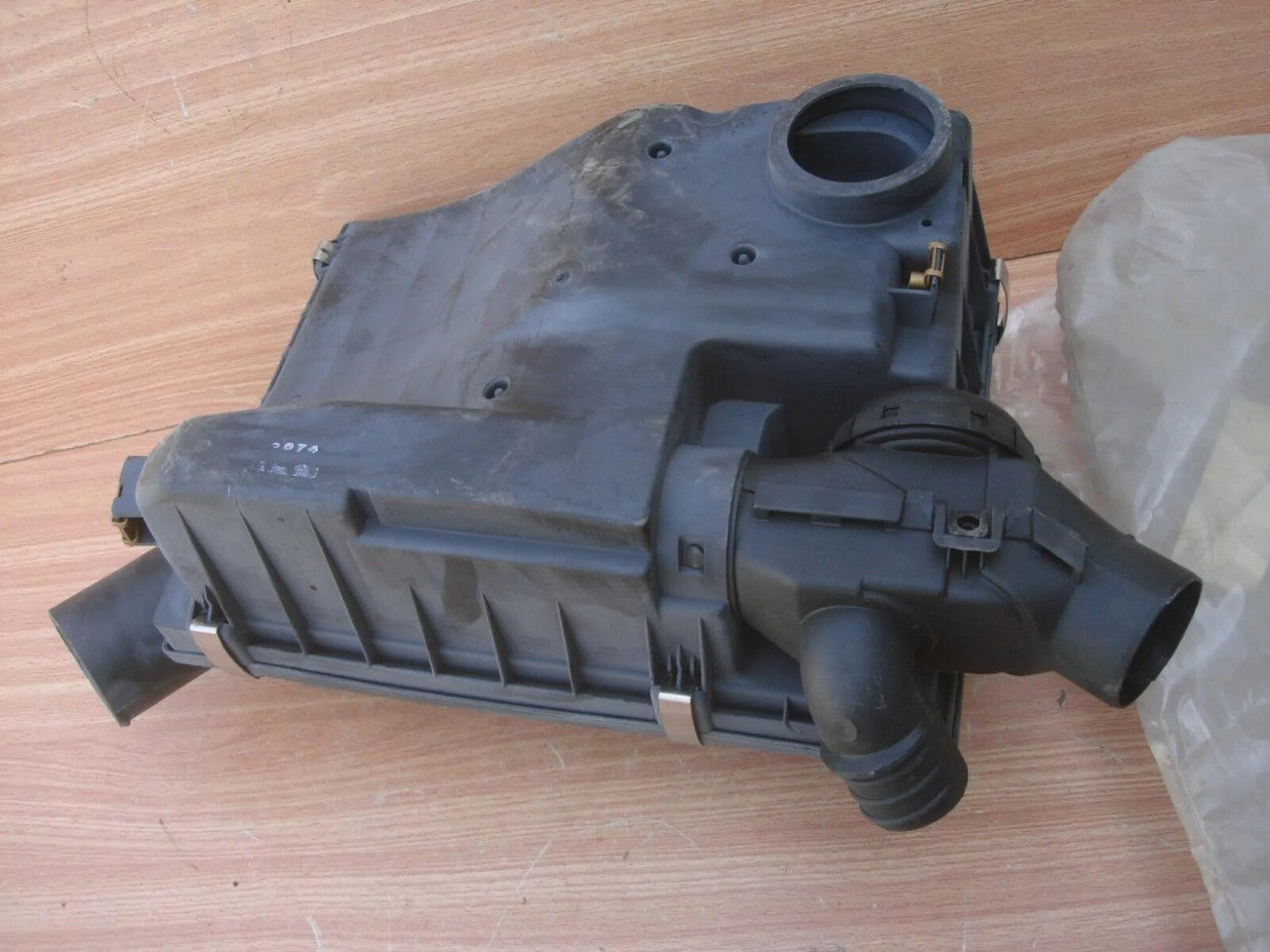 Air Filter Box fits Opel Vauxhall Astra F 90351520 Genuine View Upper