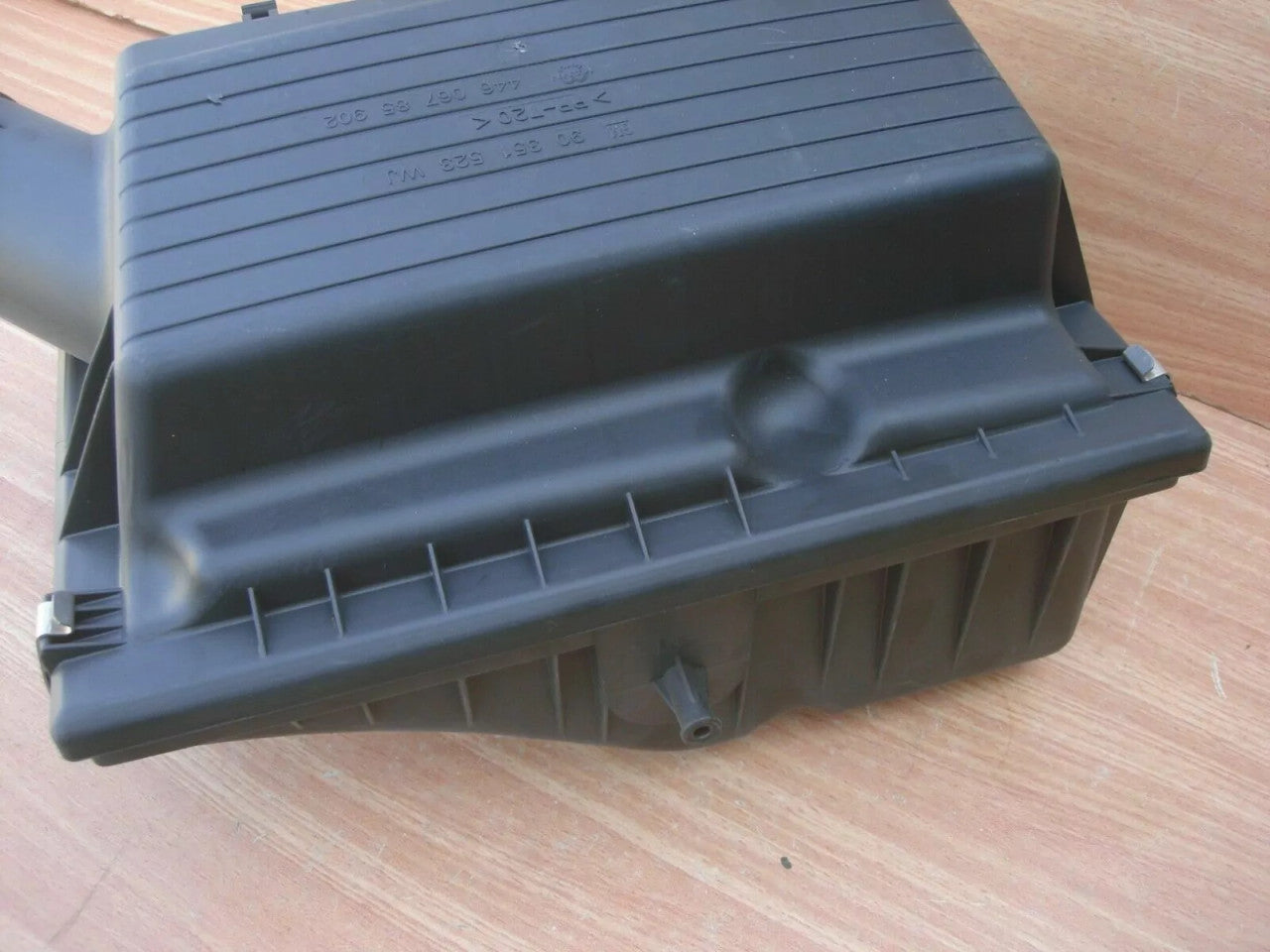 Air Filter Box fits Opel Vauxhall Astra F 1.7 Diesel Genuine 90351523 View Right