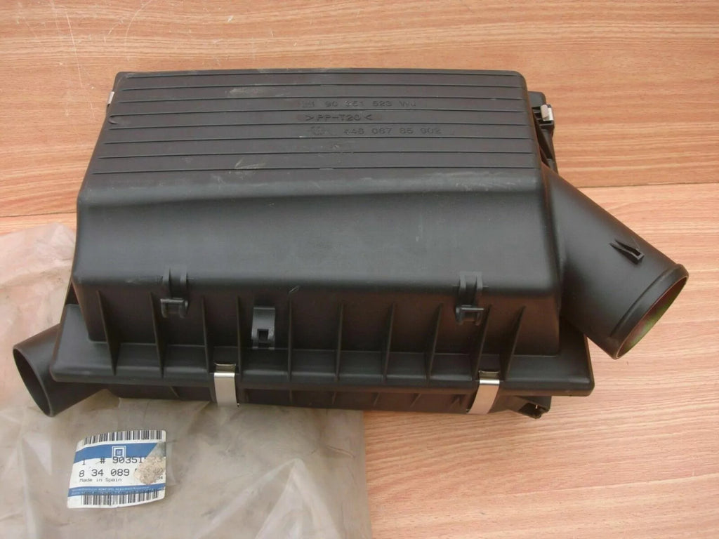 Air Filter Box fits Opel Vauxhall Astra F 1.7 Diesel Genuine 90351523 View Close Up Rear