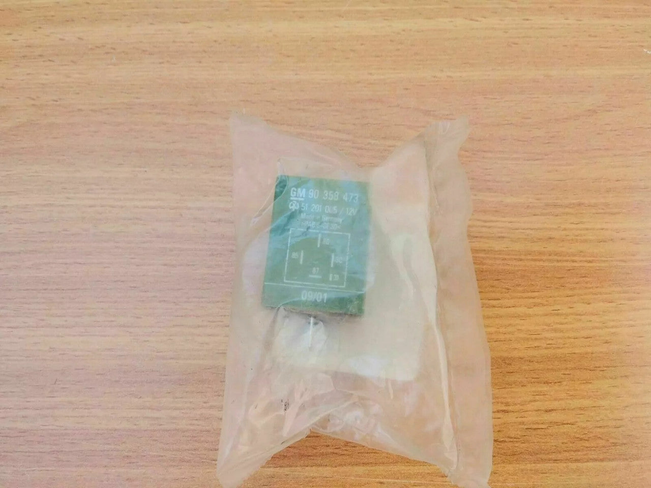 Relay Air Condition fits Opel Vauxhall Vectra Calibra Omega Cavalier Genuine 90358473 View Front
