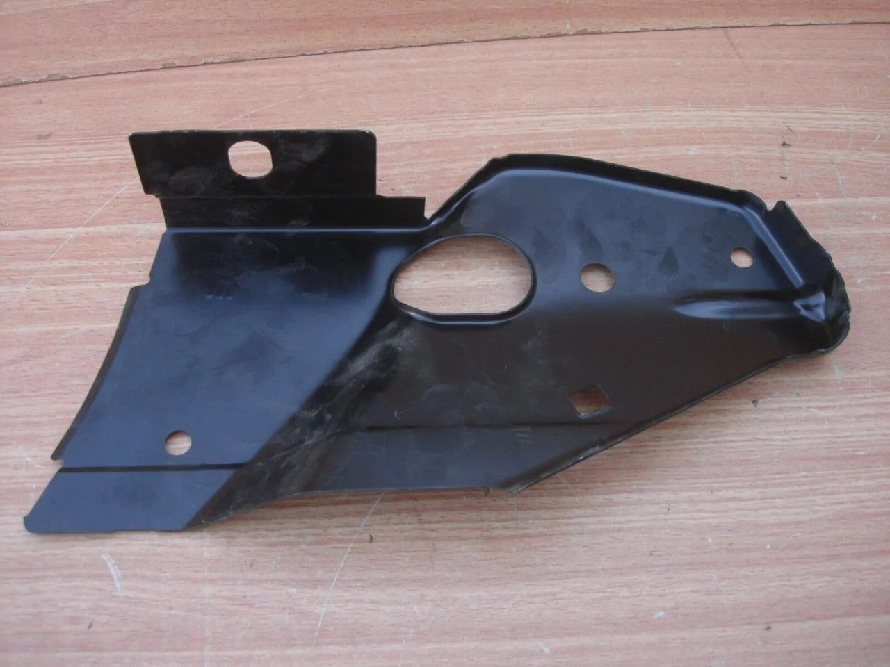 Plate Strike Front Right fits Opel Vauxhall Astra F 90360007 Genuine View Rear