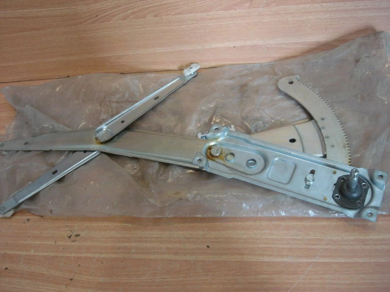 Window Regulator Manual Front Right fits Opel Vauxhall Astra F 90360534 Genuine View Front