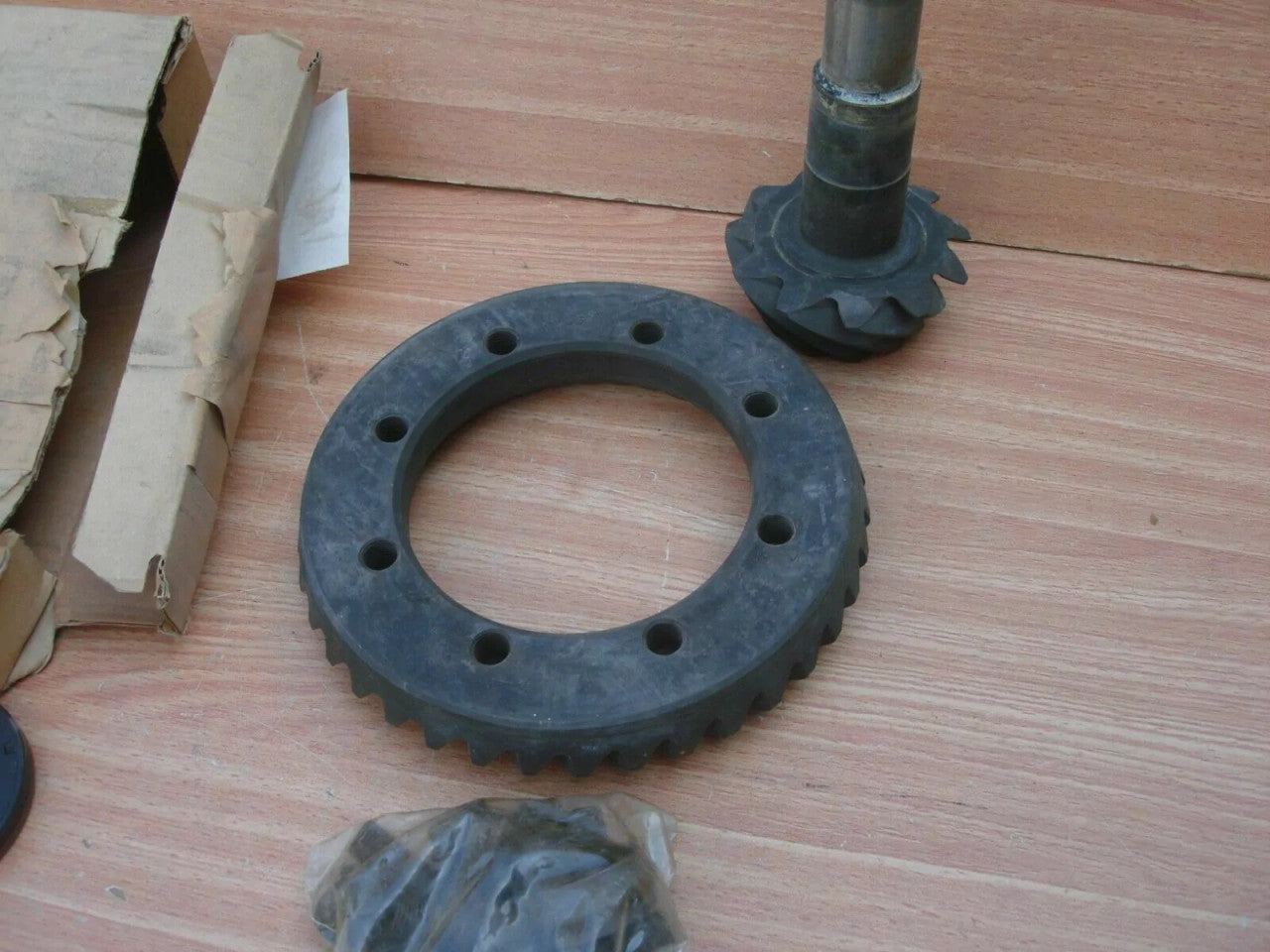 Rear Differential Gear Pinion fits Opel Omega A B Senator B Vauxhall Carlton 90369440 View Rear