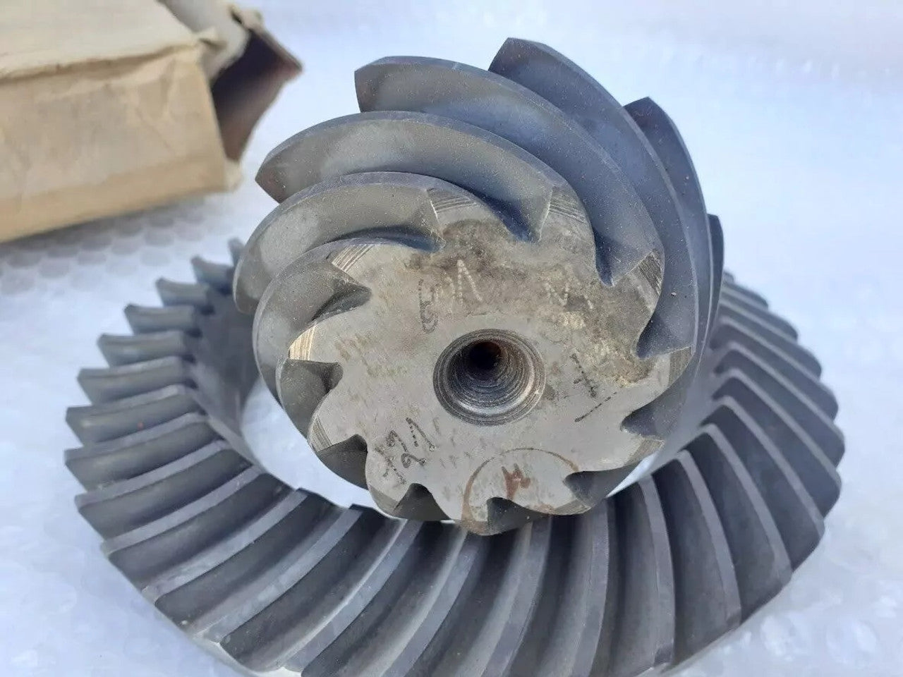 Rear Differential Gear Pinion fits Opel Omega A B Senator B Vauxhall Carlton 90369440 View Upper