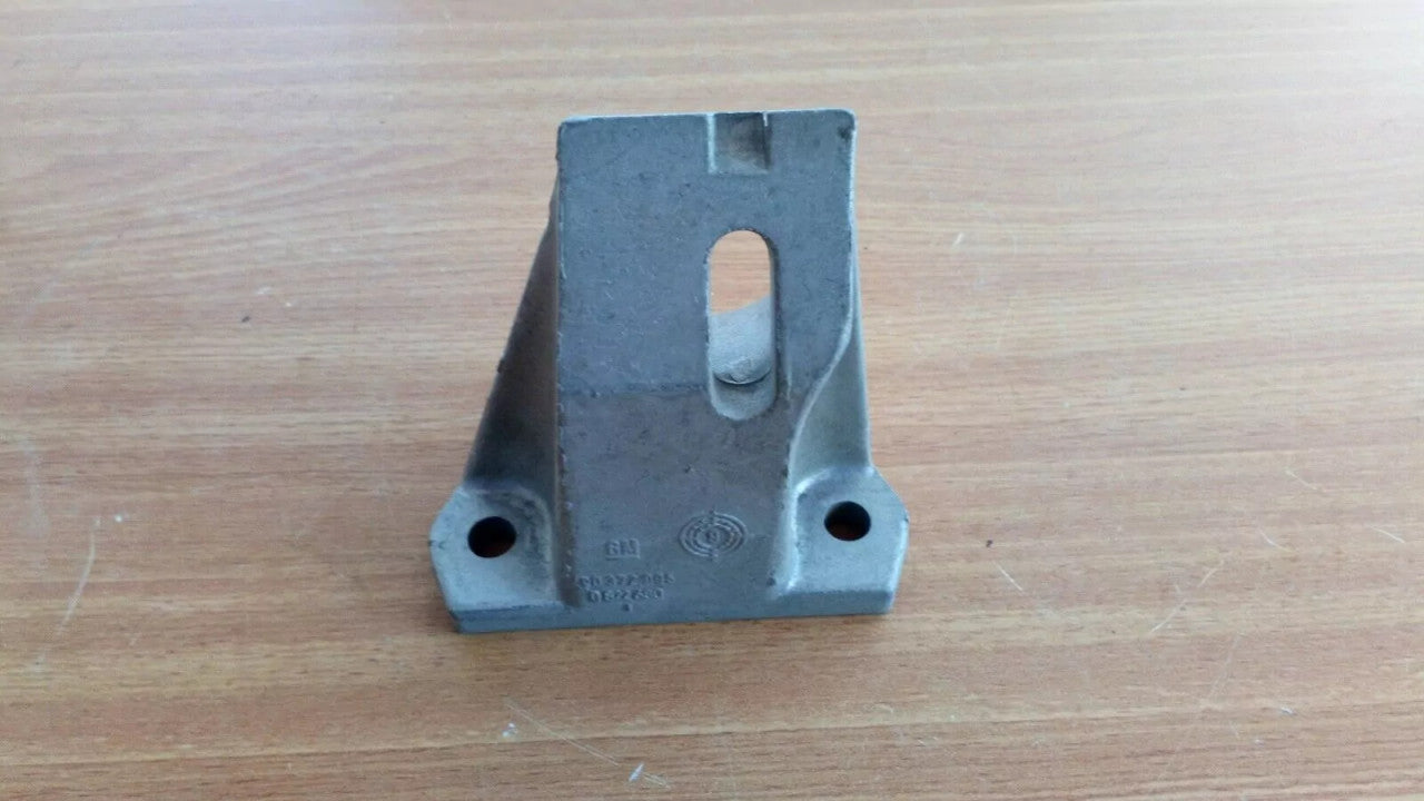 Engine Mount Bracket Left fits Opel Omega A Vauxhall Carlton 90372995 Genuine View Front