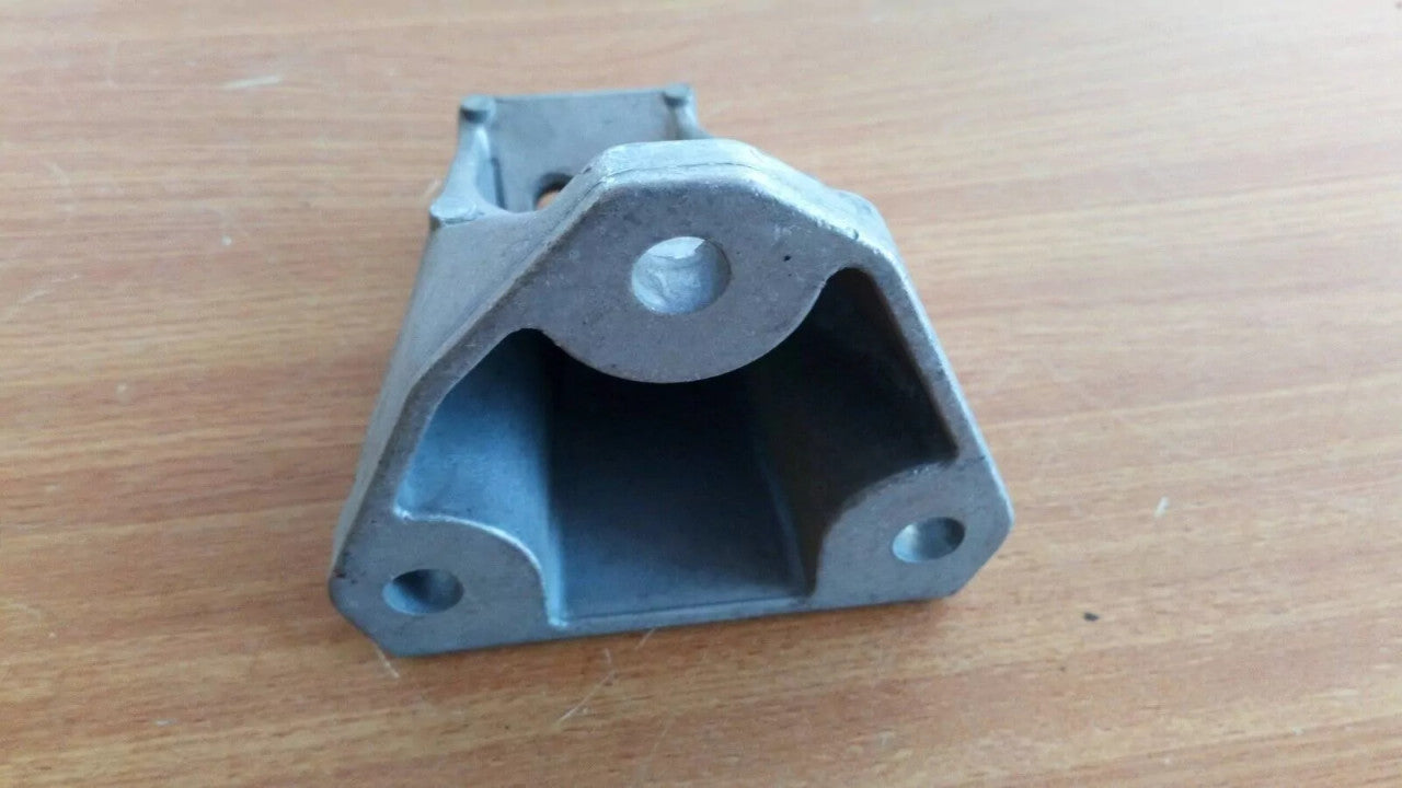 Engine Mount Bracket Left fits Opel Omega A Vauxhall Carlton 90372995 Genuine View Right